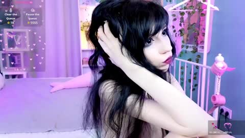 Draculaura online show from January 24, 9:15 pm