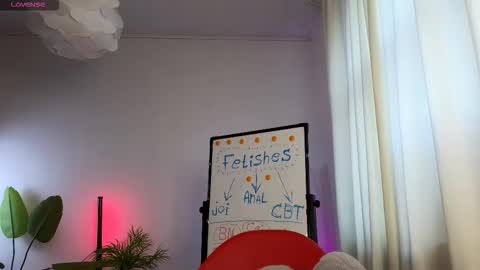 Lisbeth Salander online show from December 16, 6:08 am