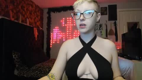 Your Majesty online show from December 11, 7:31 am