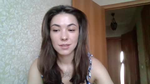 dream_petal_ online show from April 6, 12:06 pm