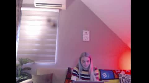 A girl online show from March 26, 8:27 am