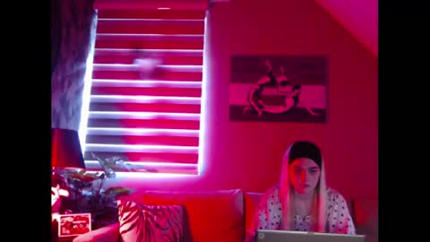 Snapshot of dreamcatcherfantasy chatting on January 13, 8:26 am A girl online show from January 13, 8:26 am