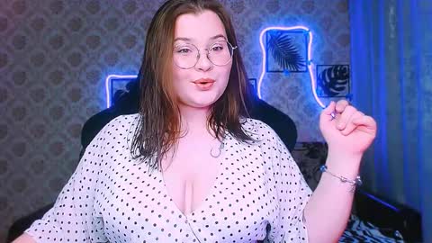 dreamforyoue2 online show from February 3, 7:51 pm