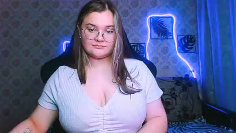 dreamforyoue2 online show from June 15, 6:41 pm