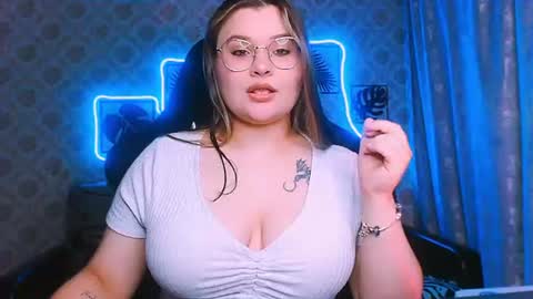 dreamforyoue2 online show from August 5, 8:04 pm