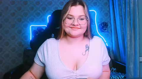 dreamforyoue2 online show from July 30, 8:10 pm