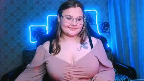 dreamforyoue2 online show from August 2, 8:01 pm