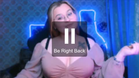 dreamforyoue2 online show from May 3, 5:05 pm