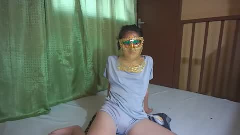 layla online show from January 6, 2:37 am