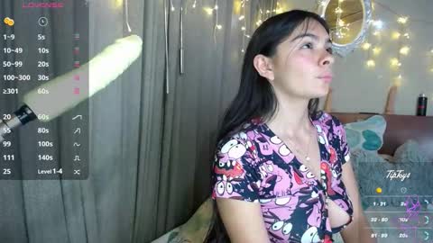 Snapshot of dreams_sophi chatting on October 20, 2:47 am Sophia online show from October 20, 2:47 am