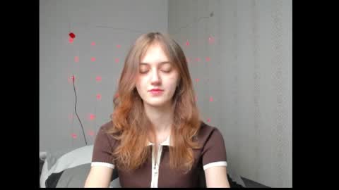 dreamy_pollyyy online show from March 15, 11:45 am