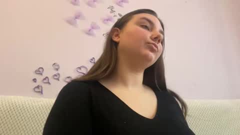 Snapshot of dreamyblushfairy chatting on March 3, 8:10 am Mila online show from March 3, 8:10 am