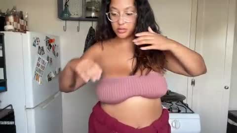 RIRI OR DREAMY online show from July 4, 6:48 pm