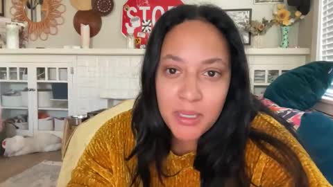 RIRI OR DREAMY online show from December 3, 4:53 pm