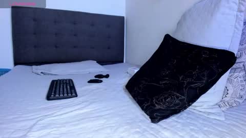 Dulce Maria online show from July 5, 4:19 am