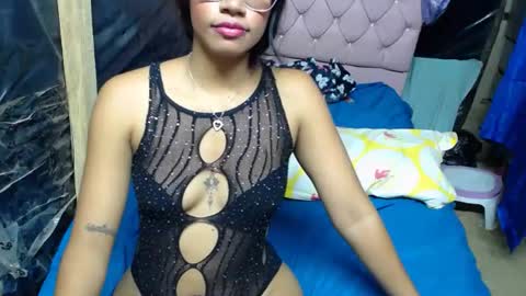 dulce2415 online show from June 12, 11:24 pm