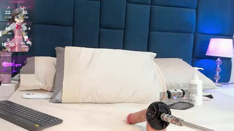 dulce_charm_ online show from December 3, 8:44 pm