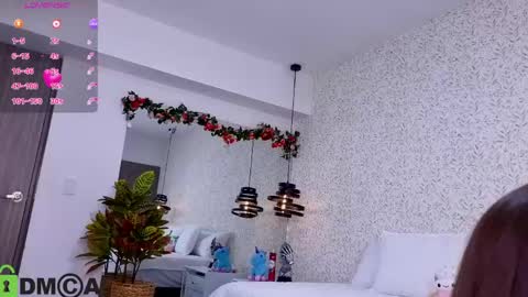 dulce_isabel_ online show from May 4, 3:54 am