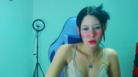 dulce_mauren online show from December 3, 6:49 am