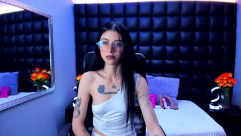 dulce_miiaa online show from June 13, 6:49 pm