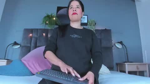 DULCE AURORA online show from June 17, 2:46 am
