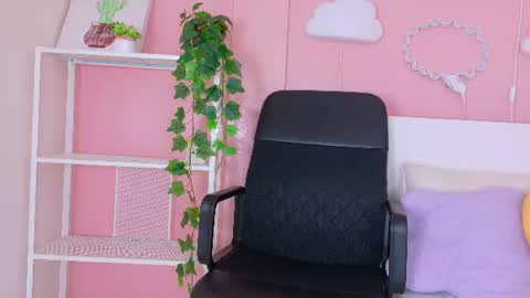 Dulce Sexy  online show from June 10, 7:34 pm
