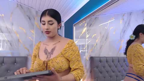Snapshot of dulciinea_07 chatting on September 17, 2:20 am Abril Cruz online show from September 17, 2:20 am