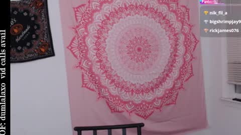 Snapshot of dumlala chatting on October 5, 3:11 am the only advantage you have over me is that u can kiss my ass and i cant  online show from October 5, 3:11 am