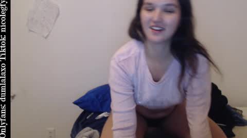 Snapshot of dumlala chatting on December 5, 7:05 am the only advantage you have over me is that u can kiss my ass and i cant  online show from December 5, 7:05 am