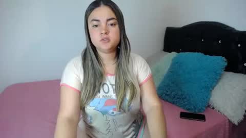 Nicole   online show from February 24, 7:53 am