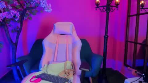 duskybeautyy online show from March 14, 1:34 pm