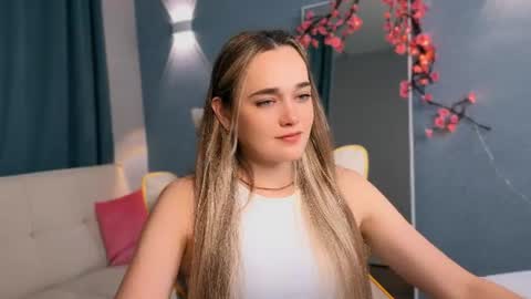 Elizabeth online show from June 20, 7:39 pm