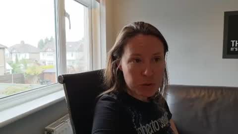 Nadia Ferreira  online show from June 11, 11:29 am