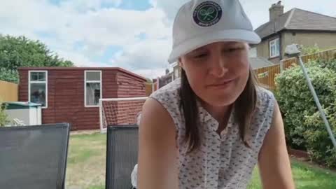 Nadia Ferreira  online show from July 1, 10:26 am