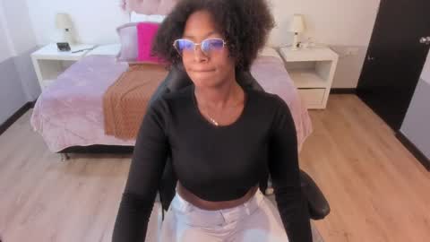 ebony_fantasy2 online show from May 2, 11:46 am