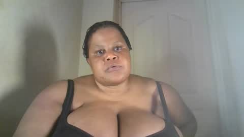 Snapshot of ebony_magixs chatting on October 5, 3:28 pm ebony_magixs online show from October 5, 3:28 pm
