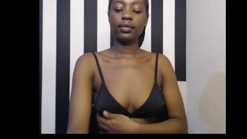 Ella online show from November 30, 8:46 pm