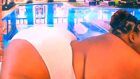 ebonyhotbuns4u2luv online show from June 27, 12:22 pm