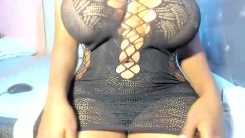 ebonysmiles00 online show from July 18, 9:12 am