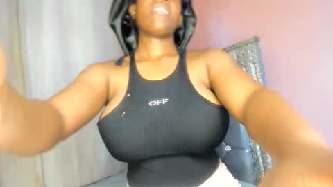 ebonysmiles00 online show from June 9, 9:41 am