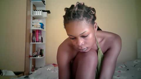 ebonytanqueen online show from May 13, 2:06 am