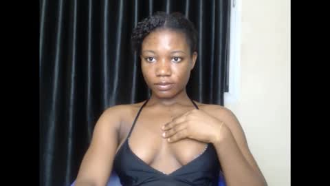 ebonyxxbae online show from October 19, 12:01 am