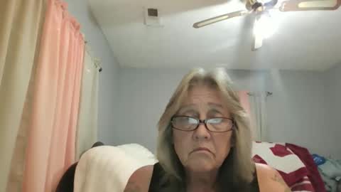 Lovebug1960 online show from March 22, 12:05 am