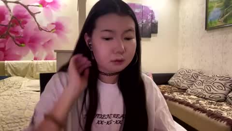 Eri online show from April 28, 9:08 pm