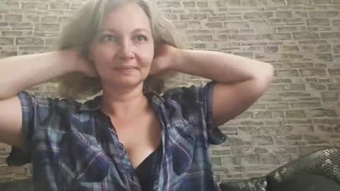 edithmanning online show from October 20, 5:32 am