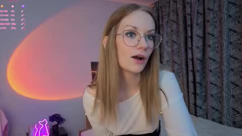 Snapshot of edlin_gail chatting on October 13, 2:42 pm Edlin Gali online show from October 13, 2:42 pm