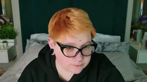 ednadavis online show from April 30, 5:45 am