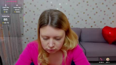 Snapshot of effyangel chatting on February 14, 6:23 am Effy online show from February 14, 6:23 am
