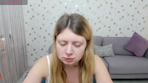 Snapshot of effyangel chatting on February 12, 5:58 am Effy online show from February 12, 5:58 am