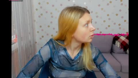 Snapshot of effyangel chatting on December 19, 7:51 am Effy online show from December 19, 7:51 am